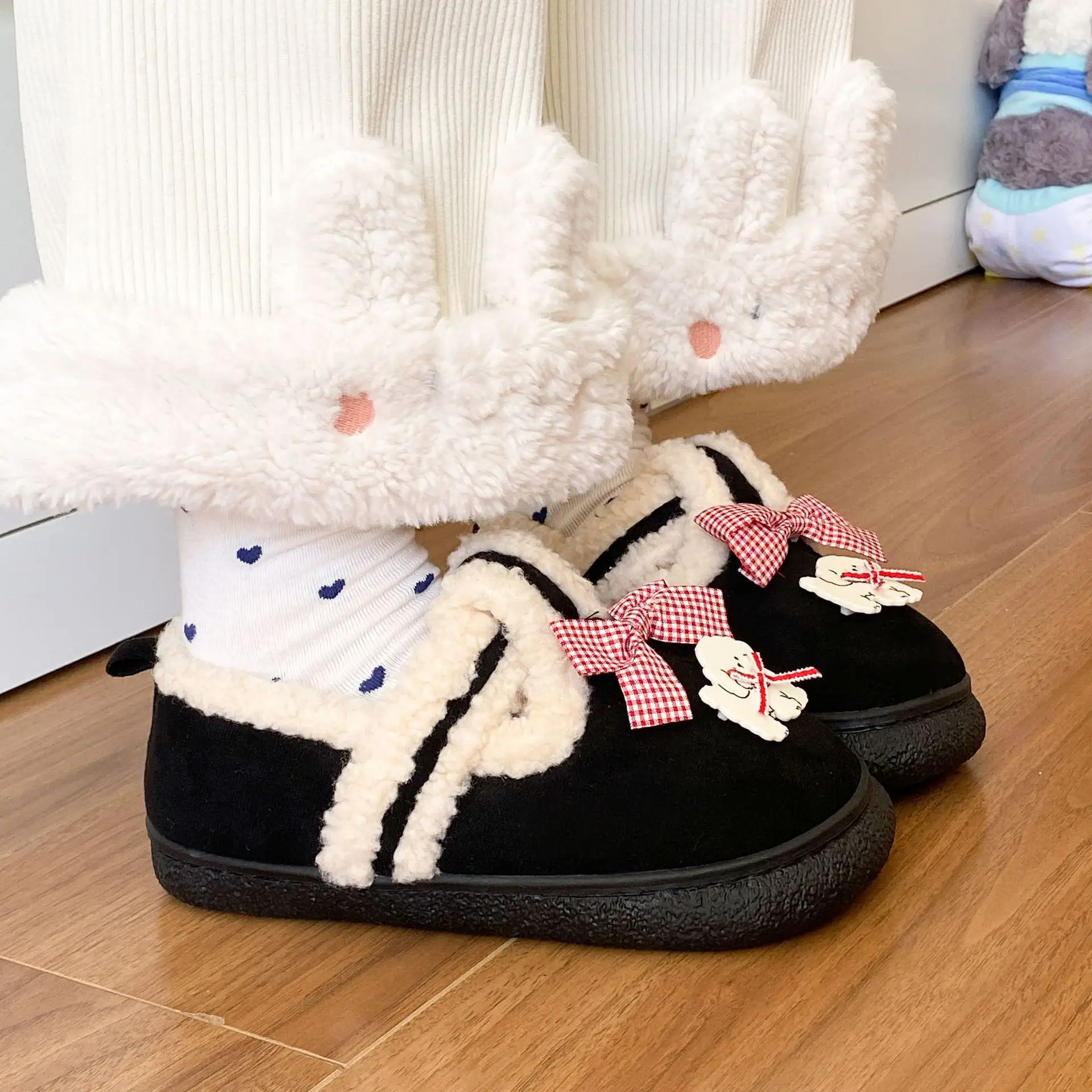 Women's Cartoon Fluffy Slippers Black White Winter Boots - Image 5