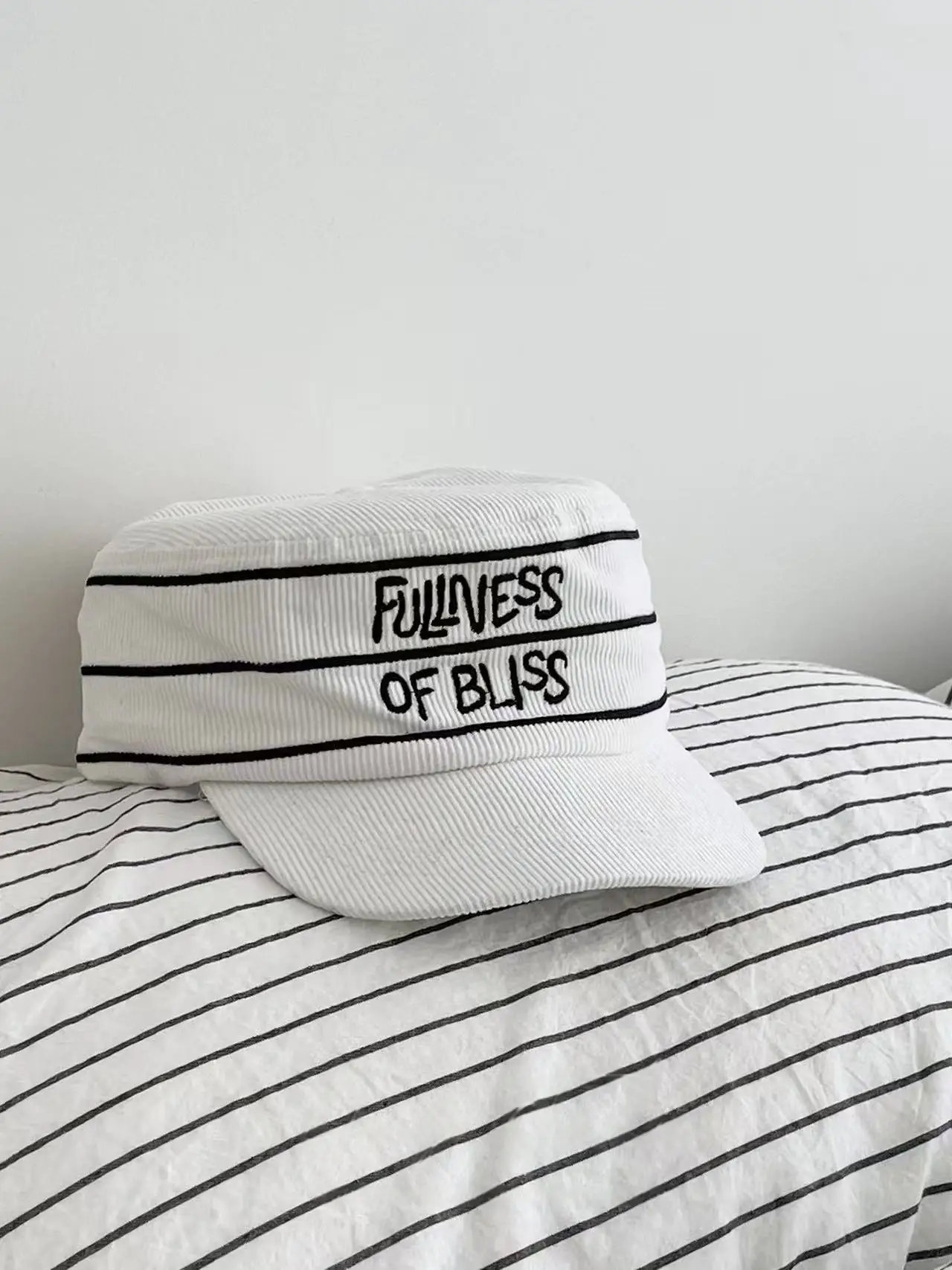 Korean Retro Embroidered Letter Baseball Cap for Women - Image 3