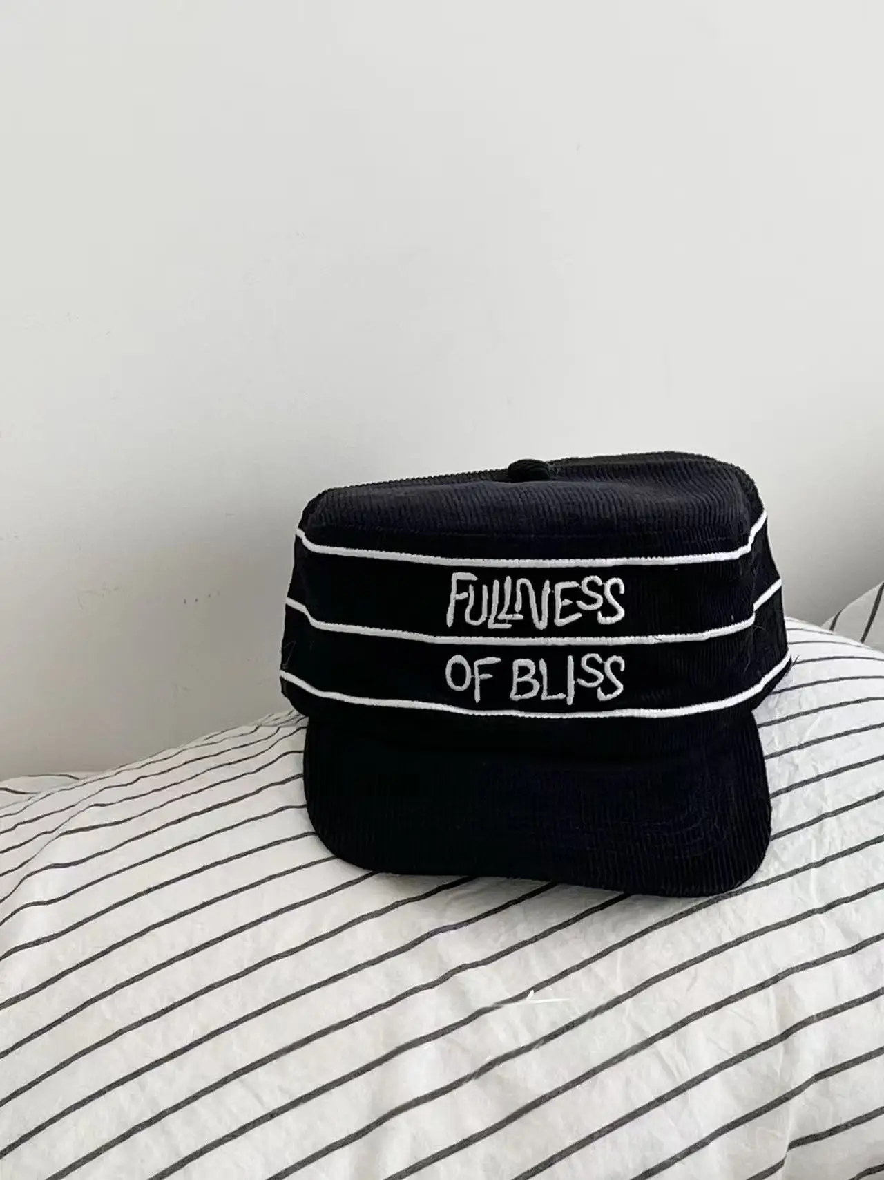Korean Retro Embroidered Letter Baseball Cap for Women - Image 4