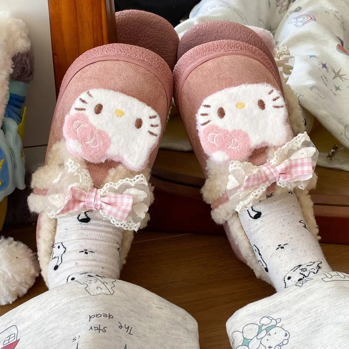 Winter Bow Embroidered Soft Slippers for Women — feature 23