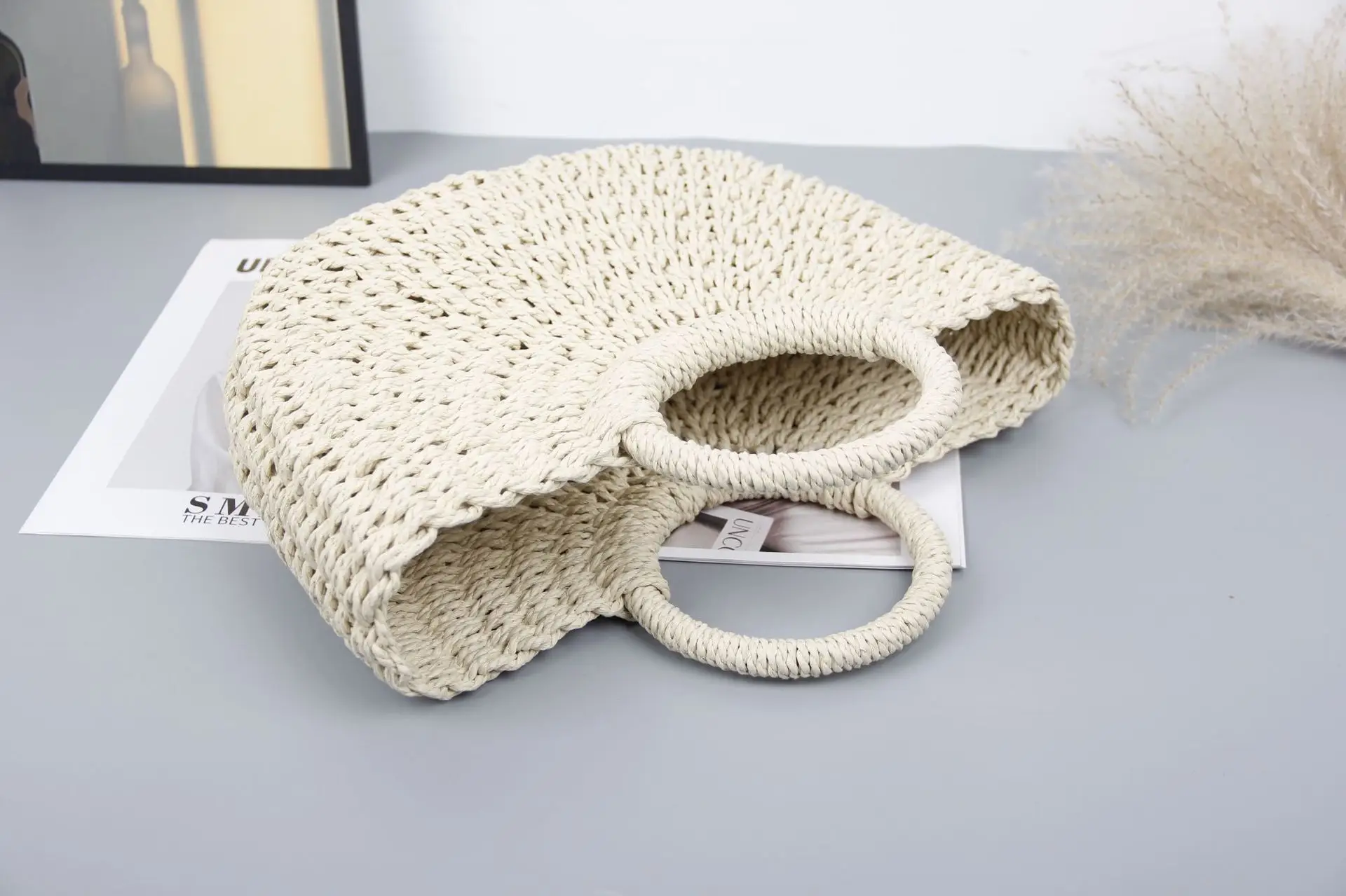 Retro Crossbody Straw Bag Women's Handheld Beach Bag — feature 11