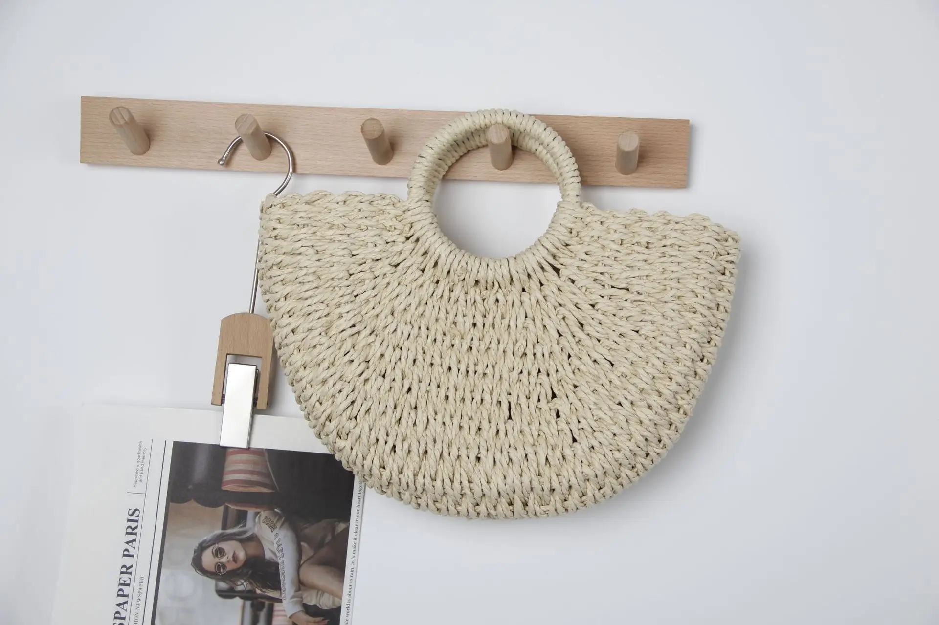 Retro Crossbody Straw Bag Women's Handheld Beach Bag — feature 3
