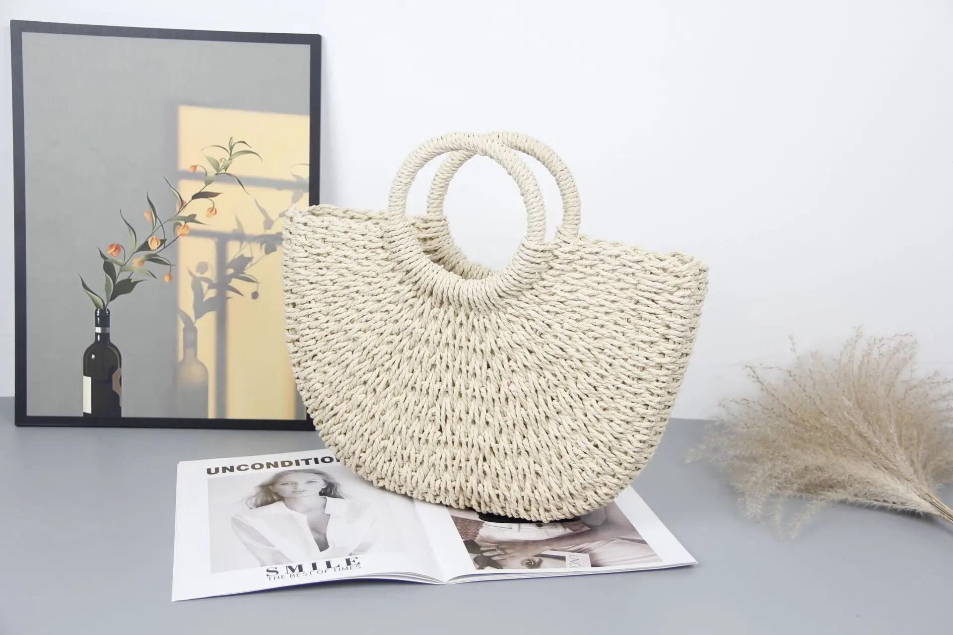 Retro Crossbody Straw Bag Women's Handheld Beach Bag — feature 6
