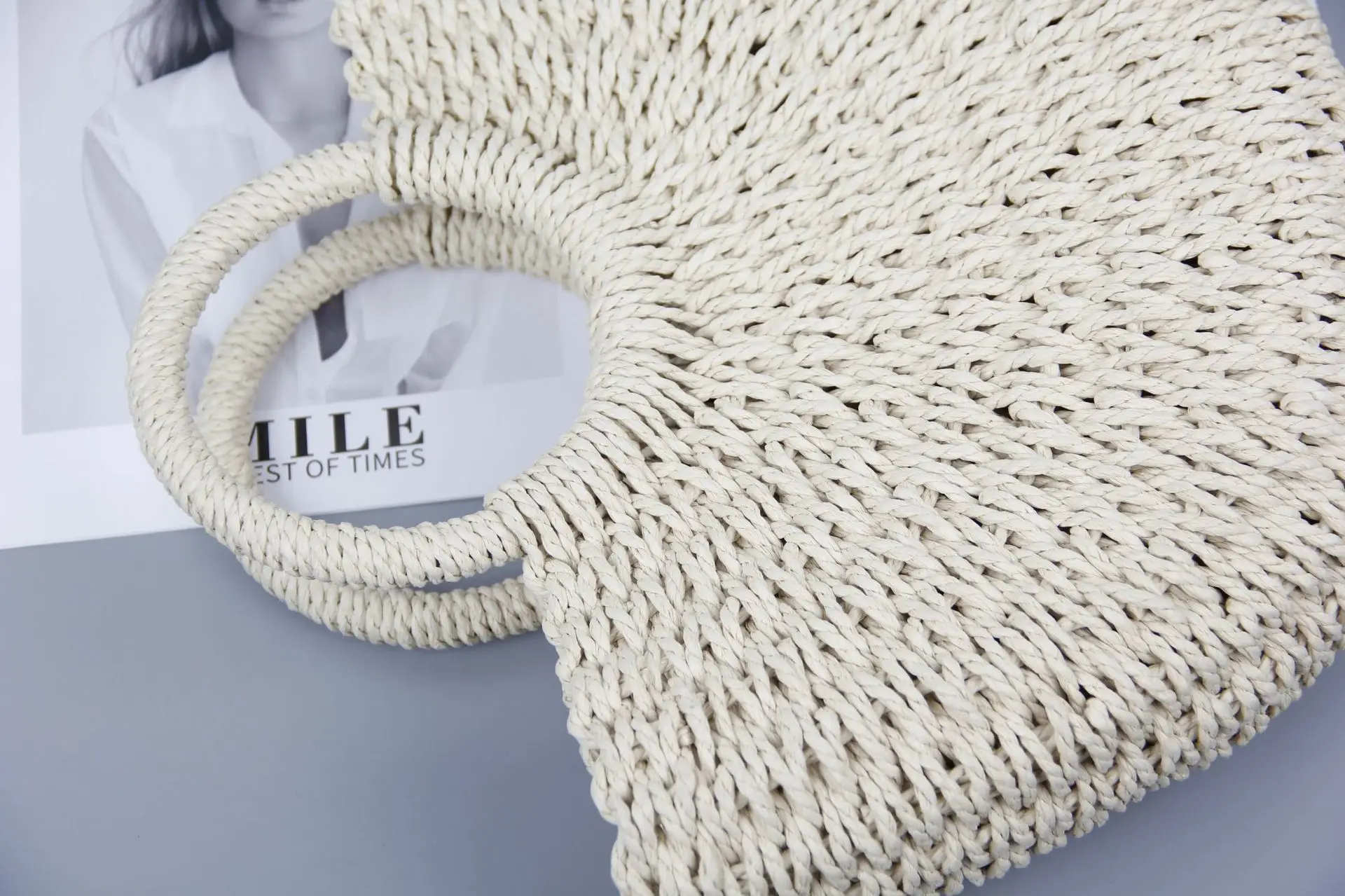 Retro Crossbody Straw Bag Women's Handheld Beach Bag — feature 9