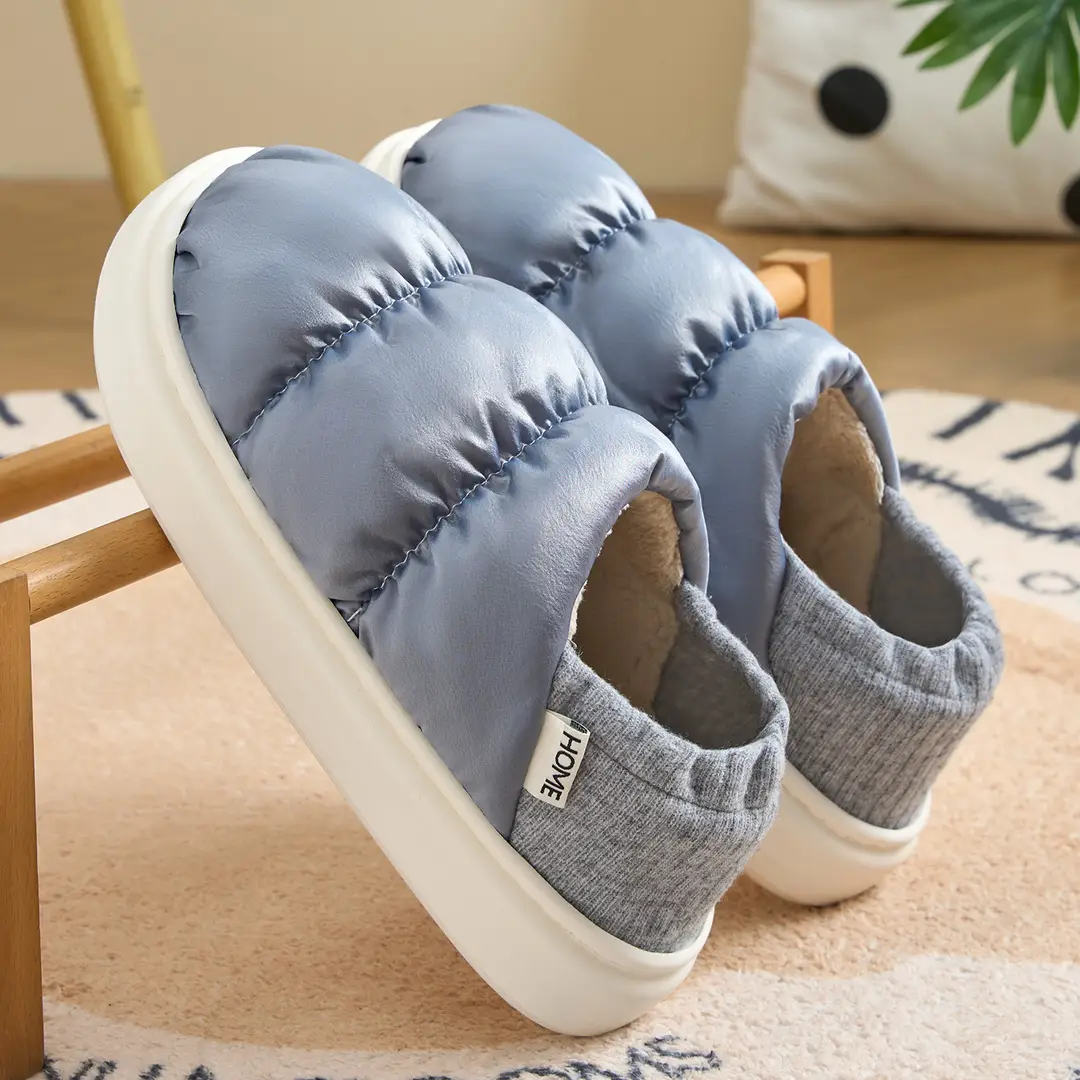 Cotton Slippers for Women Winter 2025 New Indoor Home Warm Antibacterial Cotton Shoes Comfortable Home Men Autumn and Winter