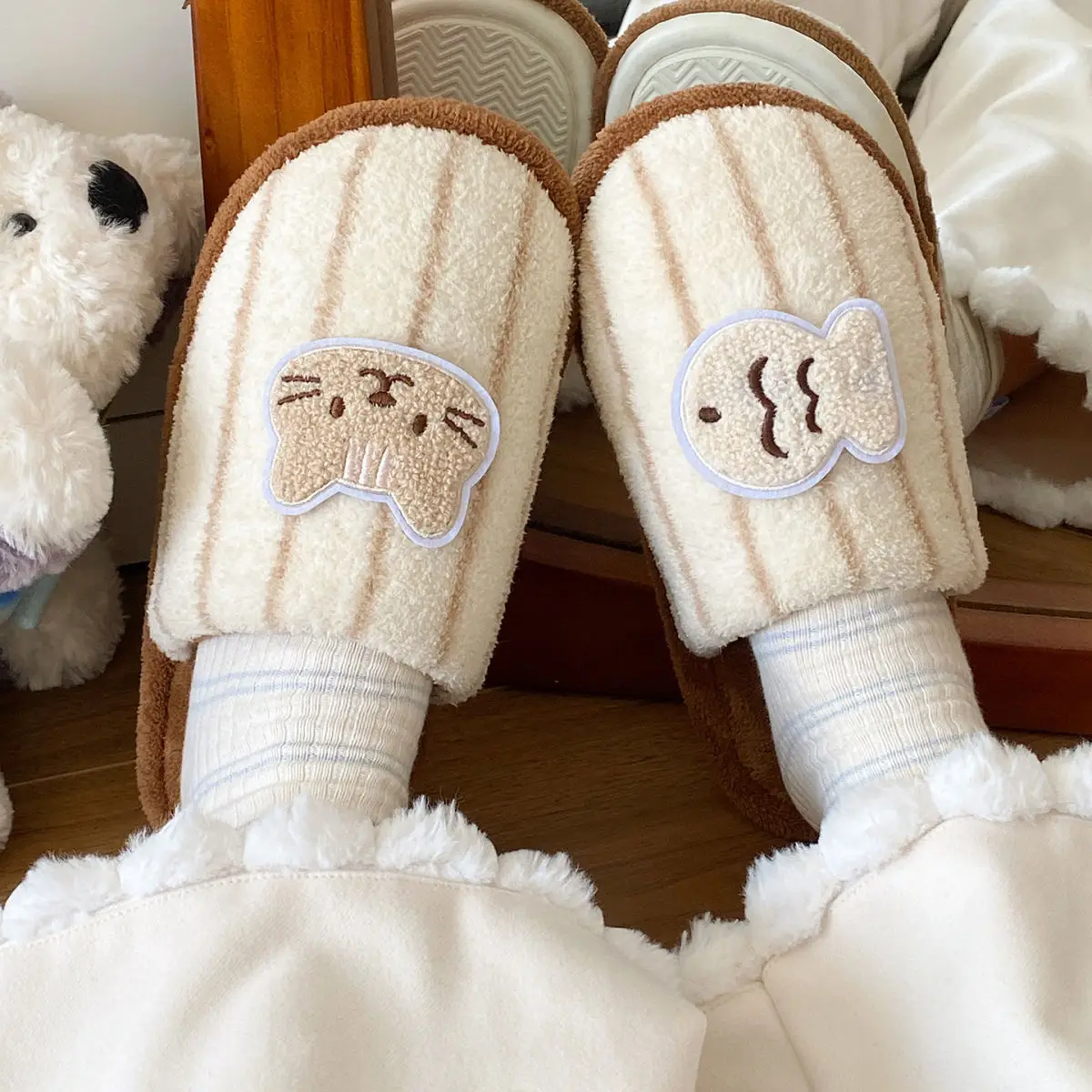 Winter Furry Cat Embroidered Flats for Women — feature 26