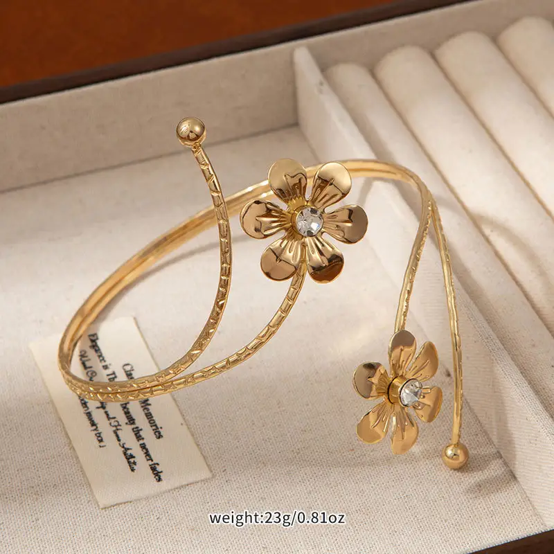 Light Luxury and High-End French Phoenix Tail Bracelet for Women, Gold Opening, Adjustable Armband, Geometric Flower Butterfly Hand Jewelry — feature 14
