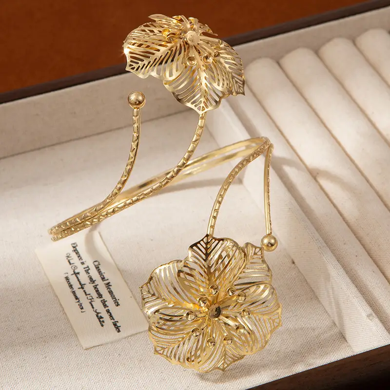 Light Luxury and High-End French Phoenix Tail Bracelet for Women, Gold Opening, Adjustable Armband, Geometric Flower Butterfly Hand Jewelry — feature 33