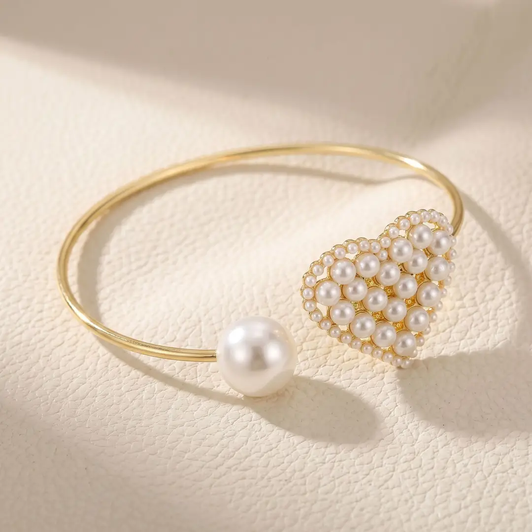 Light Luxury and High-End French Phoenix Tail Bracelet for Women, Gold Opening, Adjustable Armband, Geometric Flower Butterfly Hand Jewelry