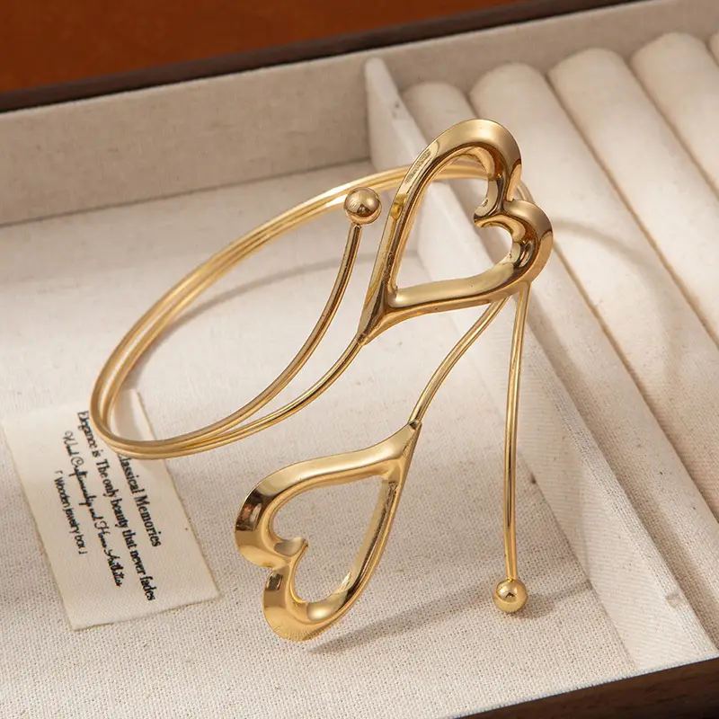 Light Luxury and High-End French Phoenix Tail Bracelet for Women, Gold Opening, Adjustable Armband, Geometric Flower Butterfly Hand Jewelry