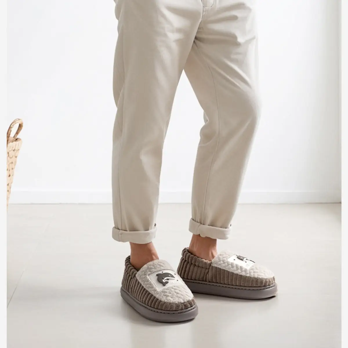 Men's Warm Plush Slippers Winter Indoor Thickened Heel Cover — feature 18