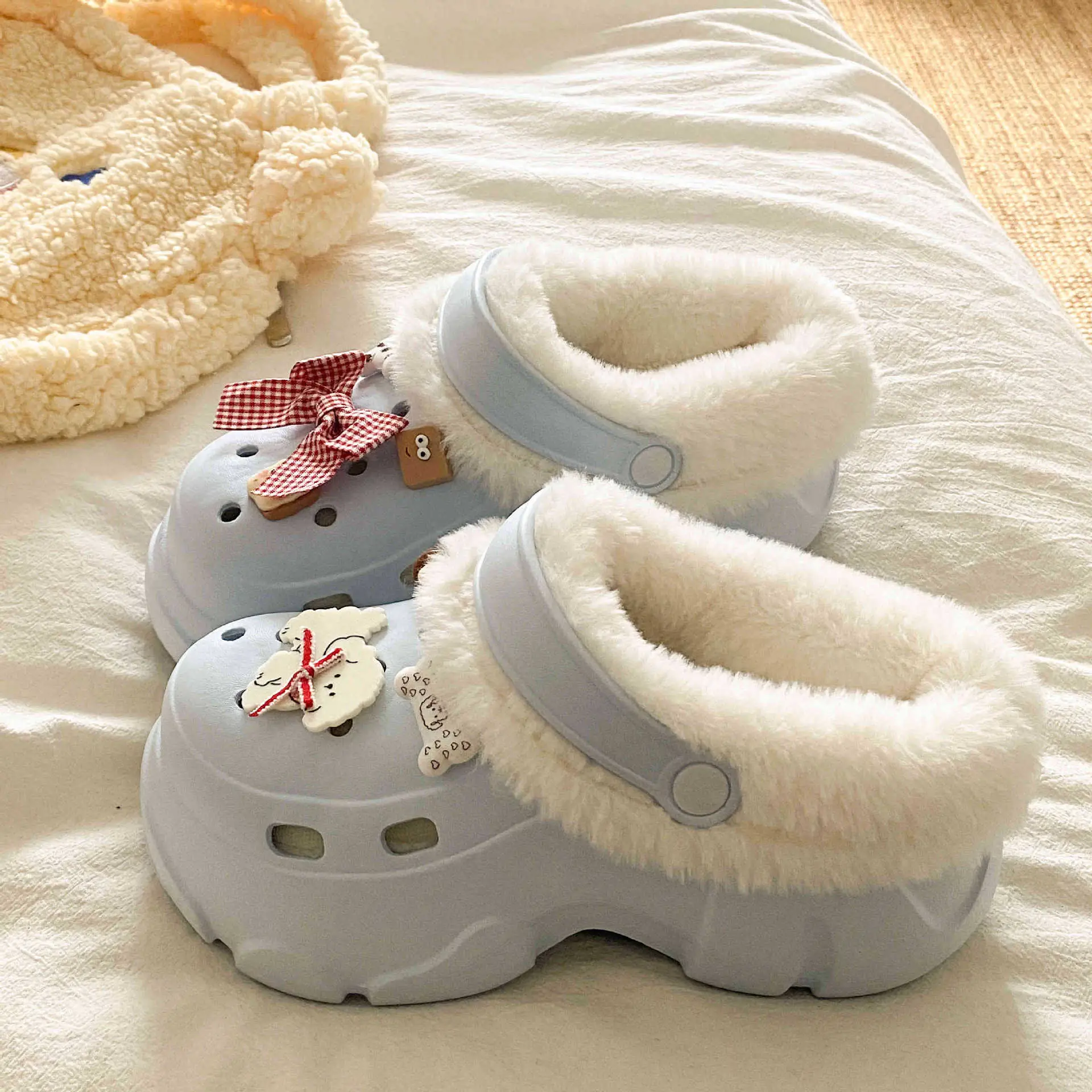 Winter Warm Thick Plush Eva Slippers for Women - Image 3