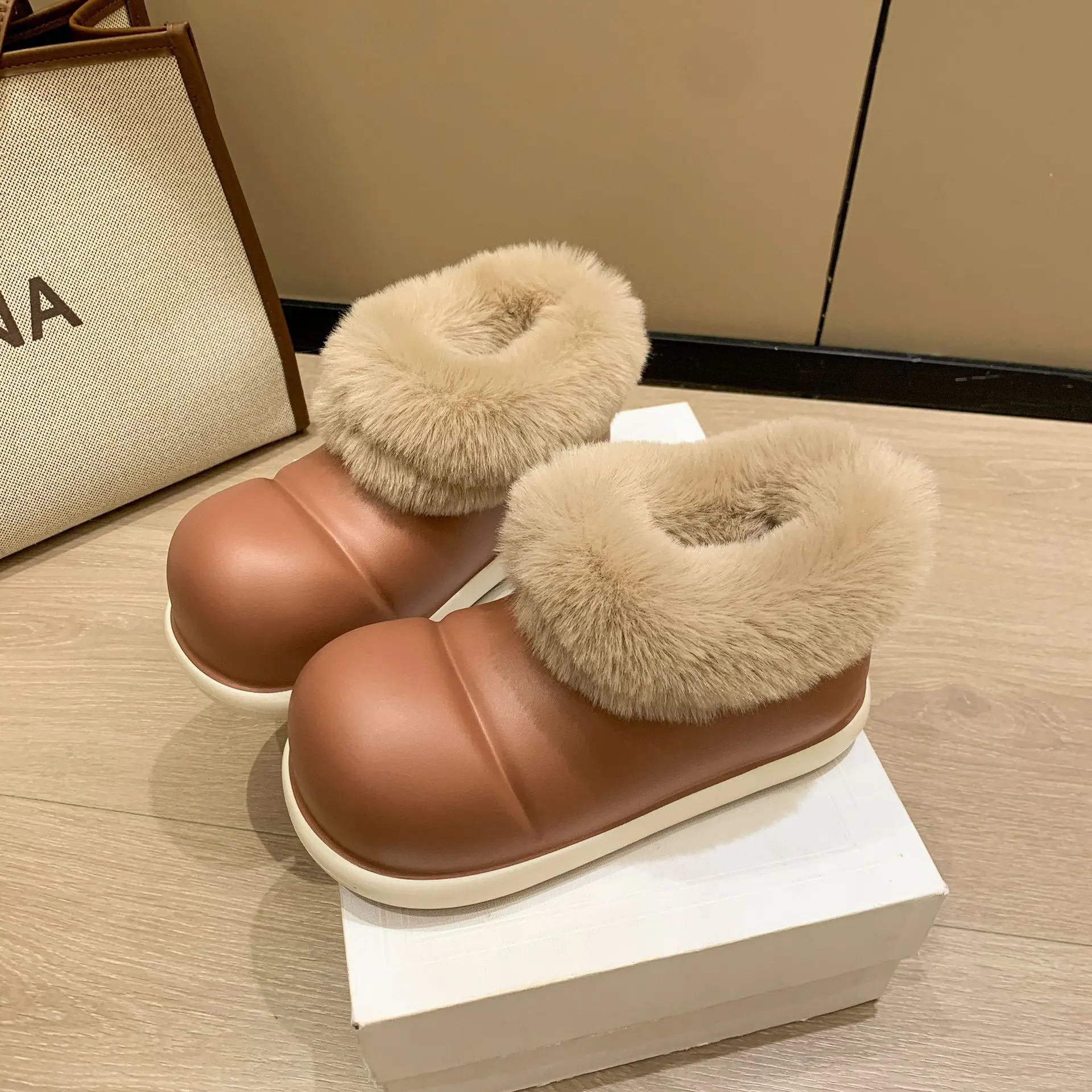 Women's Thick Soft Slippers Cream Non-Slip Indoor - Image 3