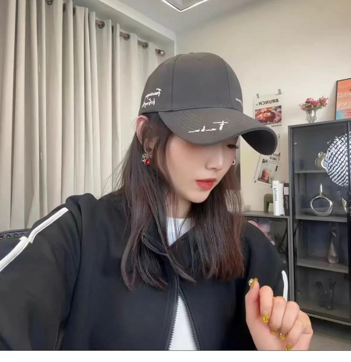 Women Purple Embroidered Baseball Cap Small — feature 3