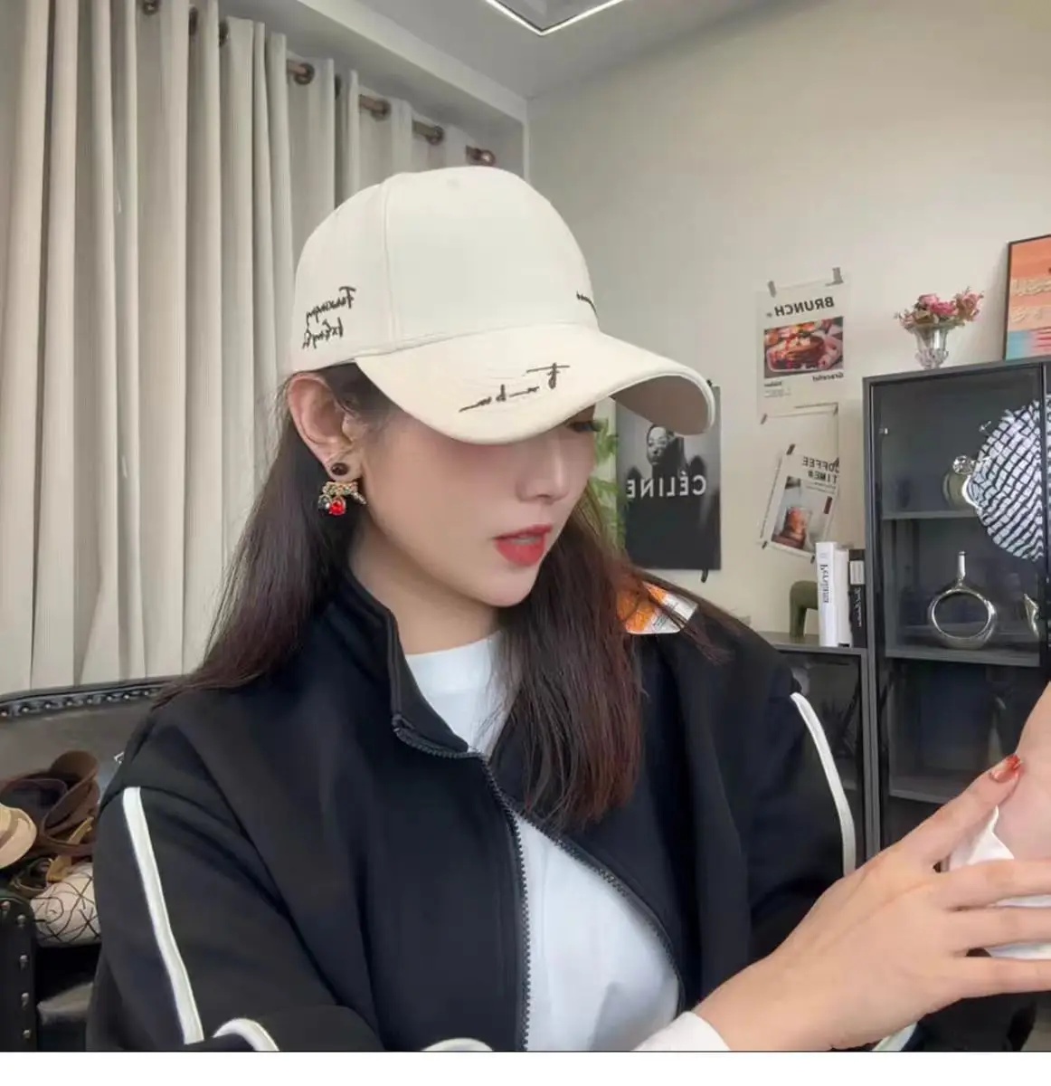 Women Purple Embroidered Baseball Cap Small — feature 5
