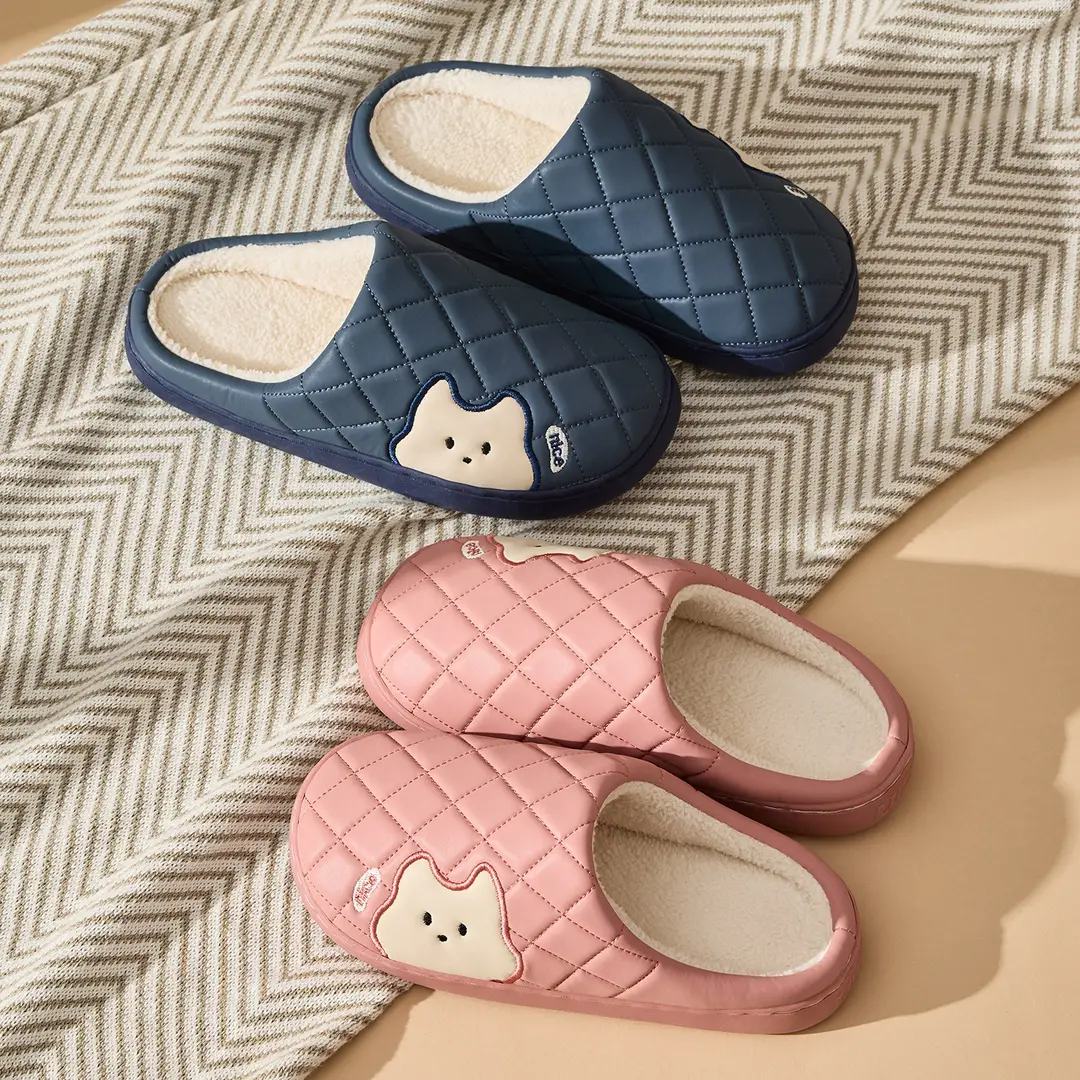 Lidani Waterproof Cotton Slippers for Women, Winter 2025 New Model, Home Warm and Comfortable Thick-Soled Non-Slip Leather Surface Cotton Shoes for Men
