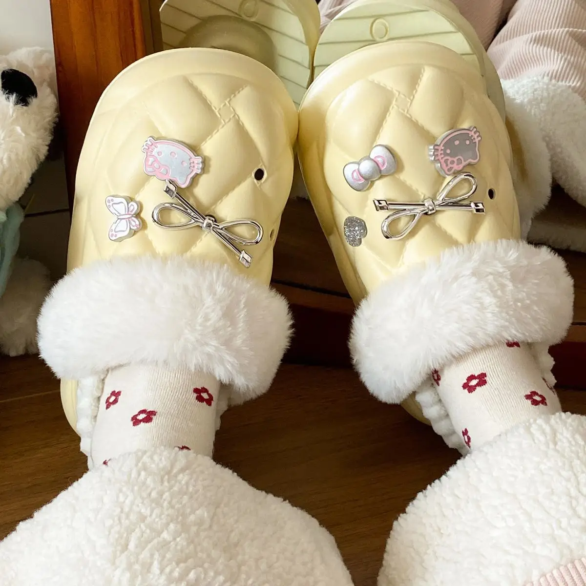 Pink Faux Fur Winter Slippers for Women — feature 28
