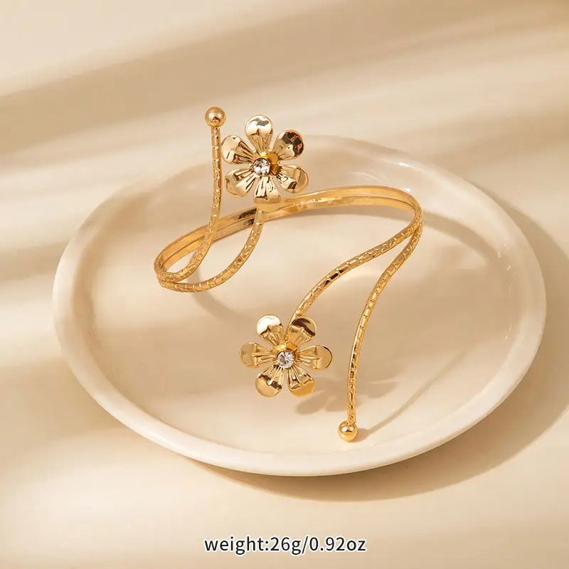 Personalized Flower and Leaf Multi-Layer Open Bracelet for Women, Ins-Style Metal Arm Ring with Diamonds, Adjustable and High-End Bracelet — feature 17