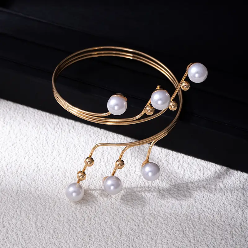 Personalized Flower and Leaf Multi-Layer Open Bracelet for Women, Ins-Style Metal Arm Ring with Diamonds, Adjustable and High-End Bracelet