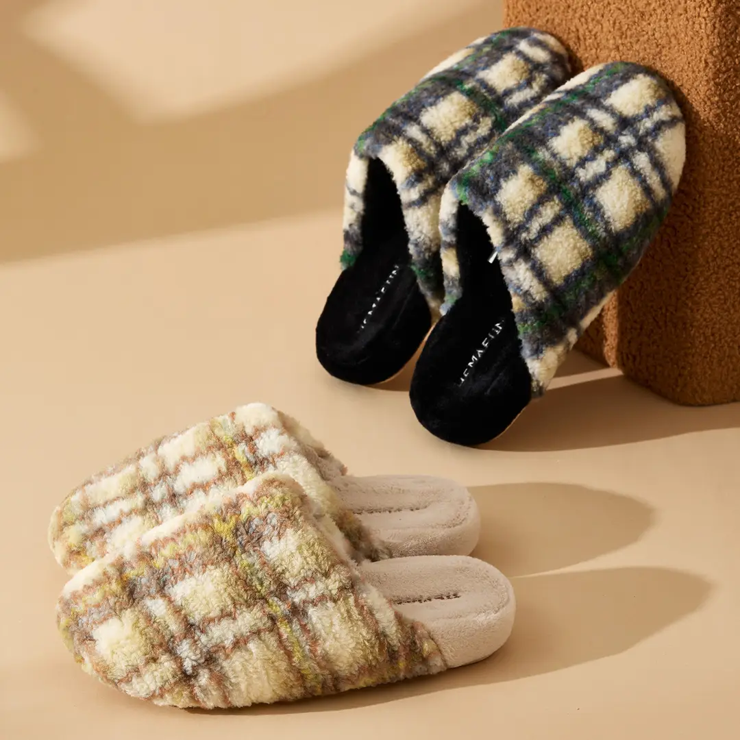 Cotton Slippers for Couples, Autumn and Winter Home Korean Style Cotton Shoes, Non-Slip Plush Slippers, Warm New Thick-Soled Slippers for Men and Women