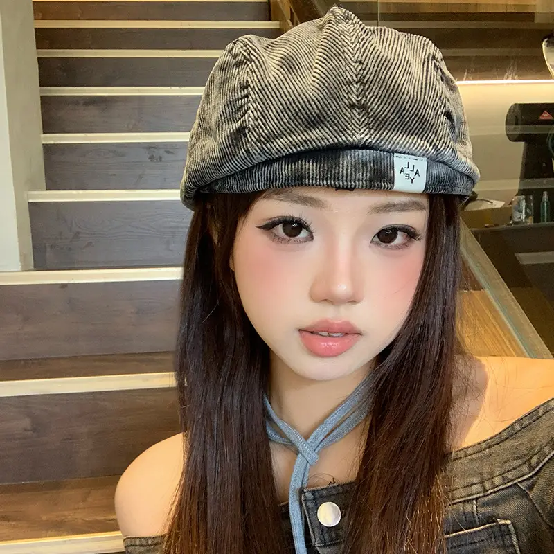 Women Duckbill Beret with Face-Slimming Design - Image 6