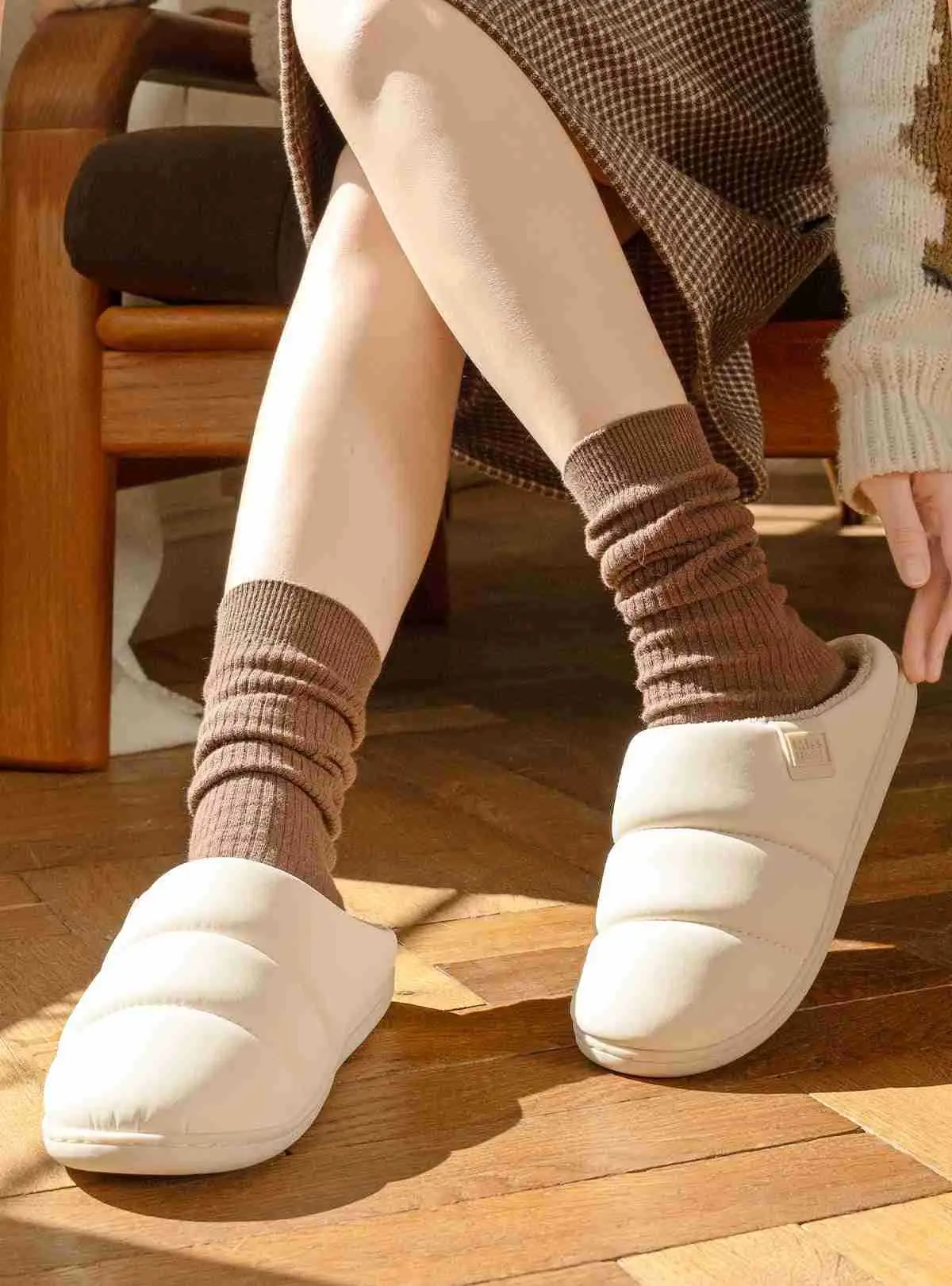 2025 Winter Closed-Toe Fleece Lined Slippers — feature 3