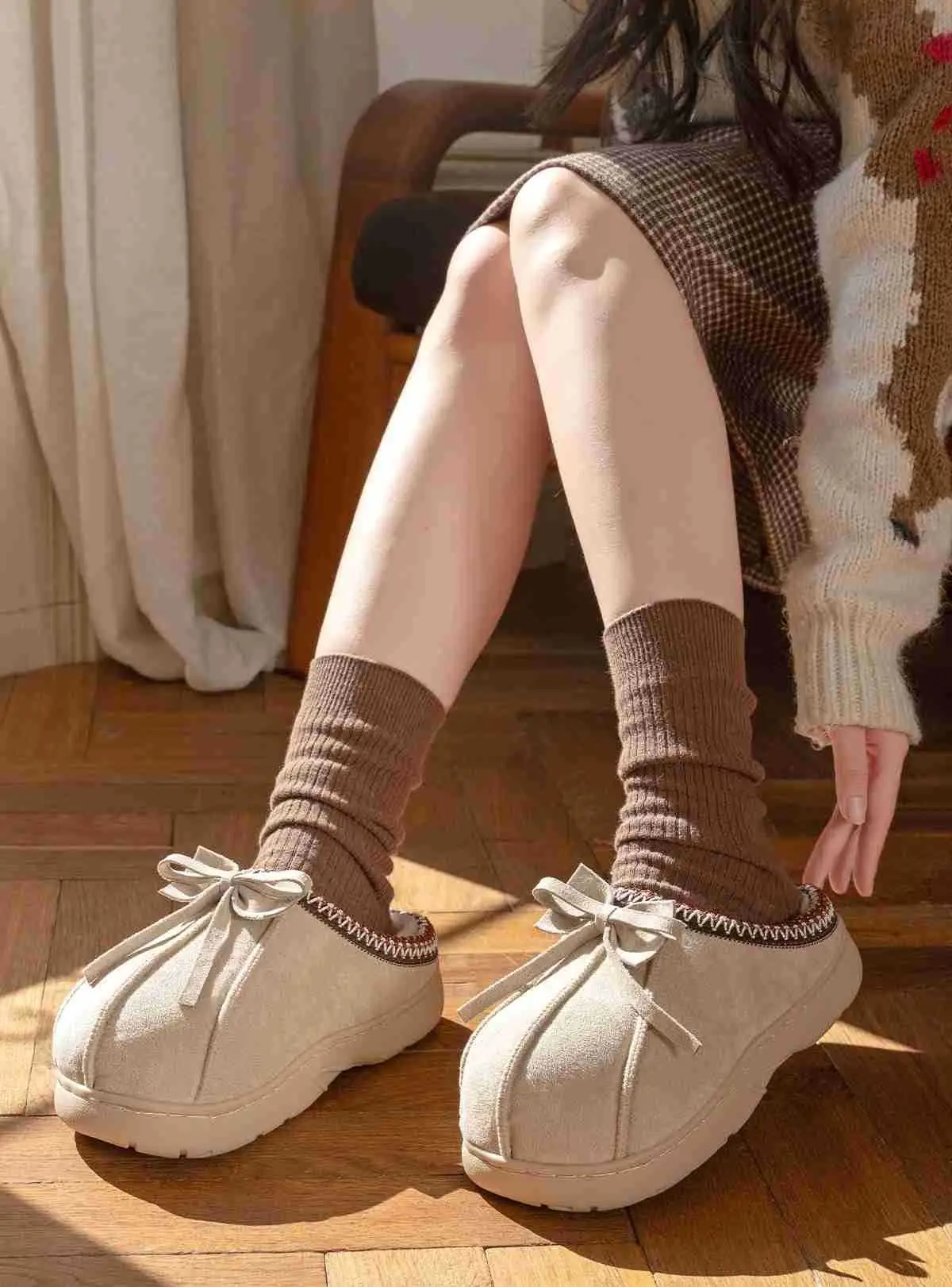 Women's 2025 Winter Closed-Toe Slippers Brown Bow — feature 3