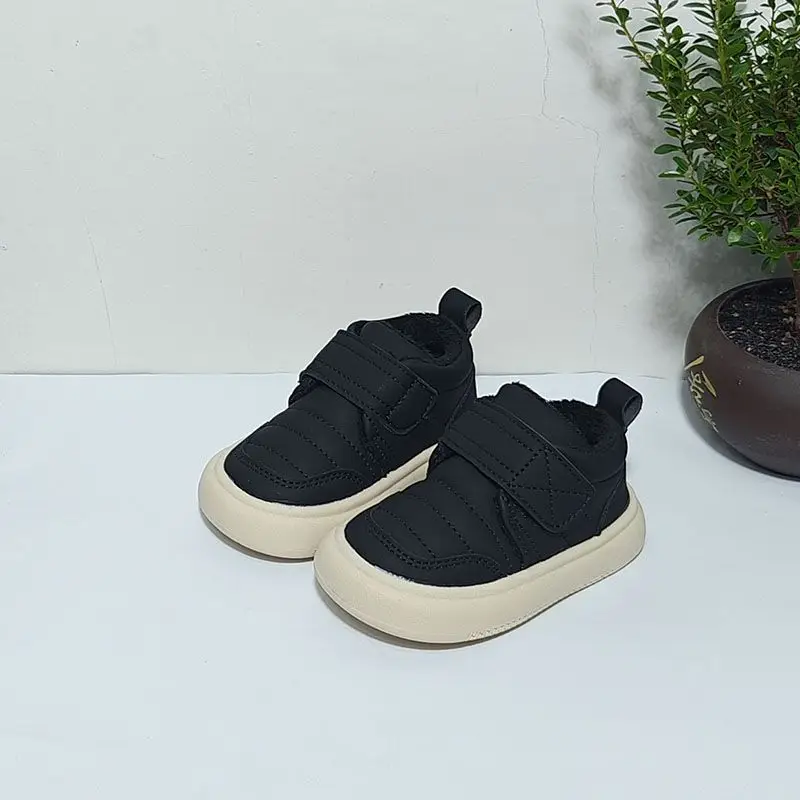 Baby Velvet Sneakers Beige Soft Soles 2025 — feature 9