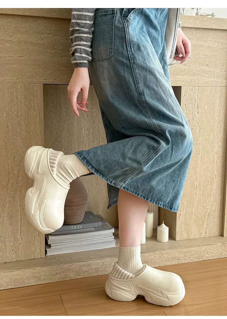 Women Black Slip-On Slippers Warm Thick Sole Autumn Winter — feature 17