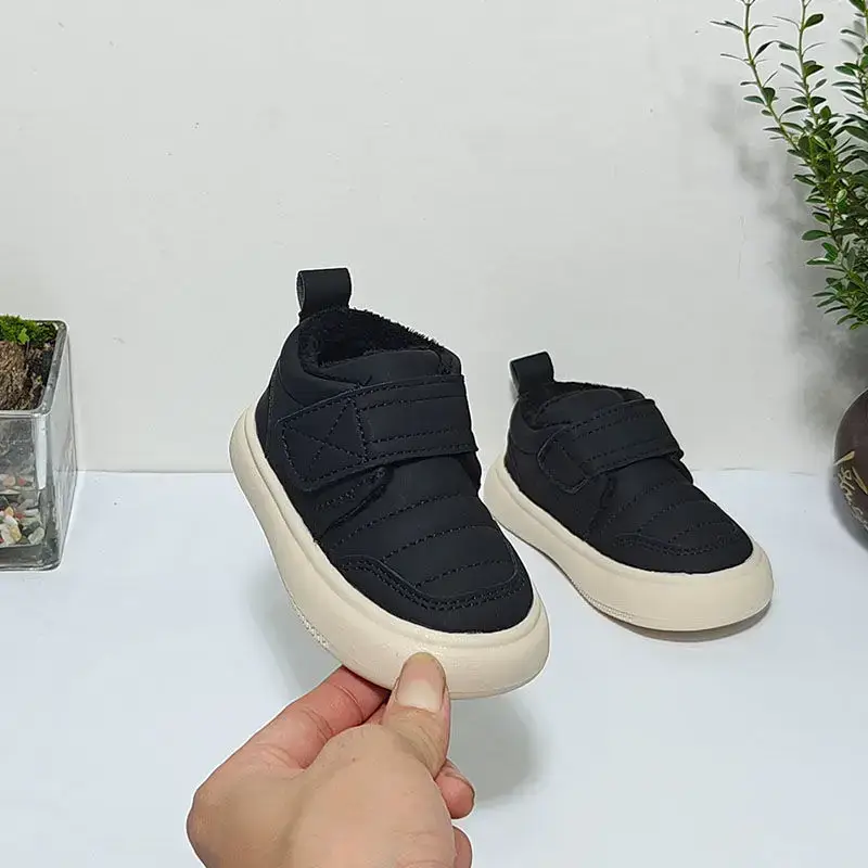Baby Velvet Sneakers Beige Soft Soles 2025 — feature 2
