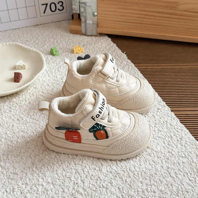 Baby Autumn and Winter Velvet Shoes 1-3-4 Years Old Baby Soft-Soled Toddler Shoes 2 Boys' Leather-Covered Cotton Shoes Girls One and a Half Years Old