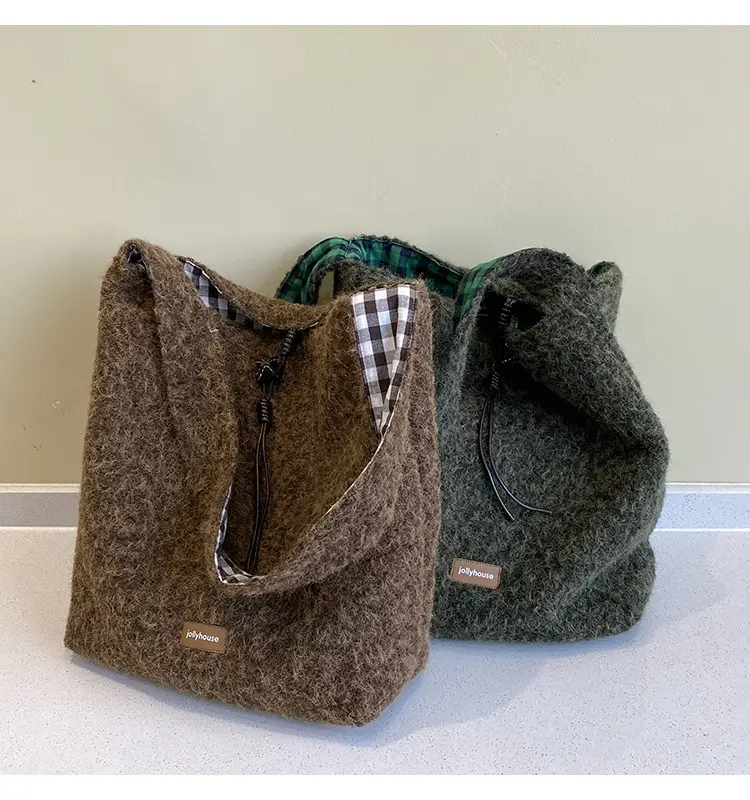 Korean Style Lazy Tote Bag for Women 2024 New Winter Large Capacity Plush One-Shoulder Cross-Body Plaid Versatile Cloth Bag — feature 16