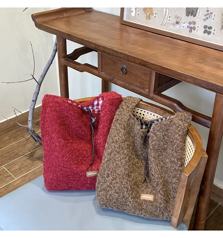 Korean Style Lazy Tote Bag for Women 2024 New Winter Large Capacity Plush One-Shoulder Cross-Body Plaid Versatile Cloth Bag — feature 38