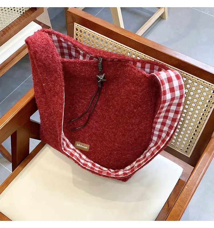 Korean Style Lazy Tote Bag for Women 2024 New Winter Large Capacity Plush One-Shoulder Cross-Body Plaid Versatile Cloth Bag — feature 39
