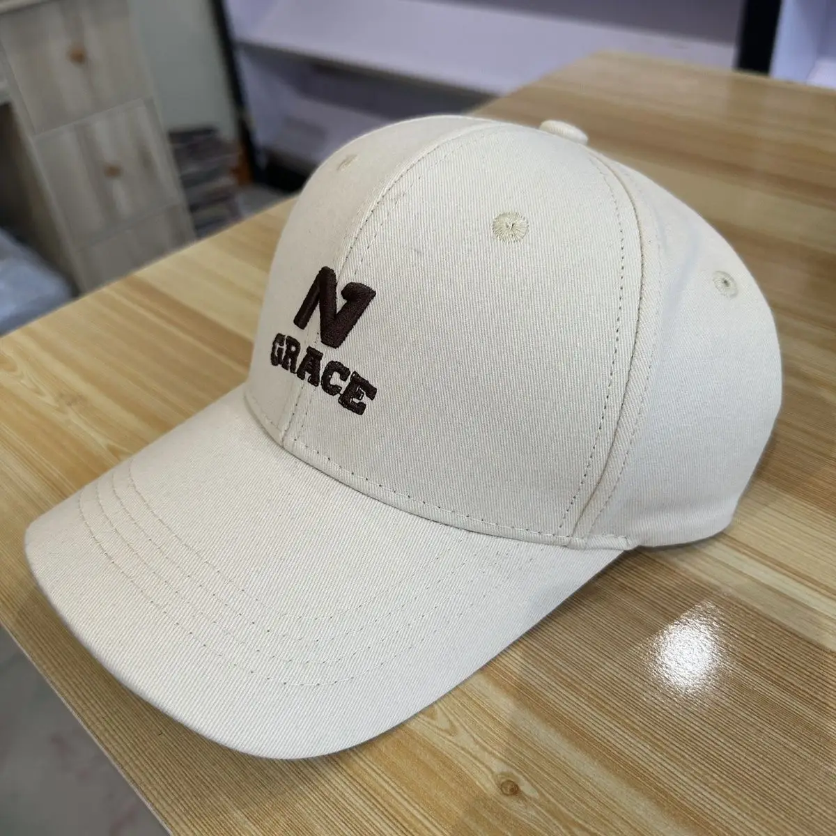 Women Sunshade Cap with Embroidered N Logo — feature 4