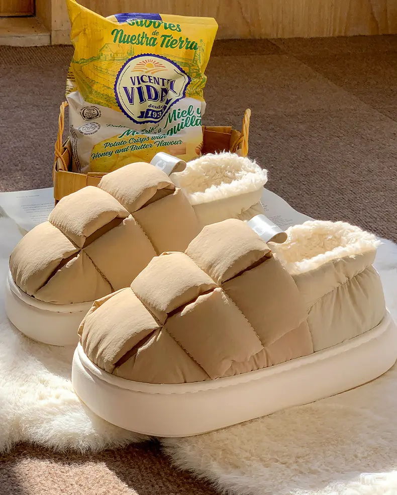 Warm Fleece Slippers for Women with Fleece Lining — feature 4