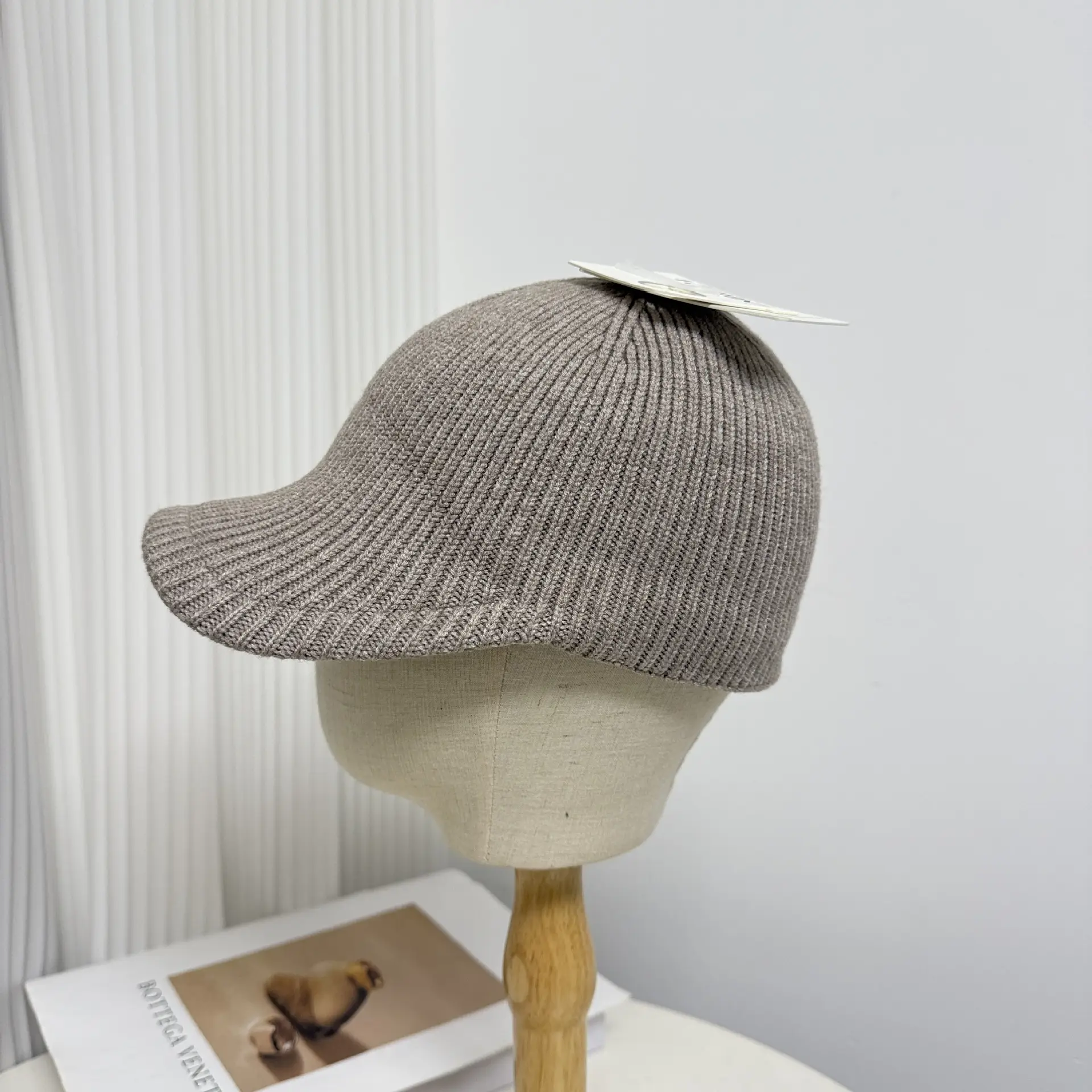 Men Wool Blend Baseball Cap Winter Warm Solid Color — feature 2