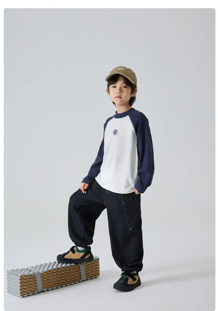 Kids Winter German Velvet T-Shirt with Backpack — feature 11