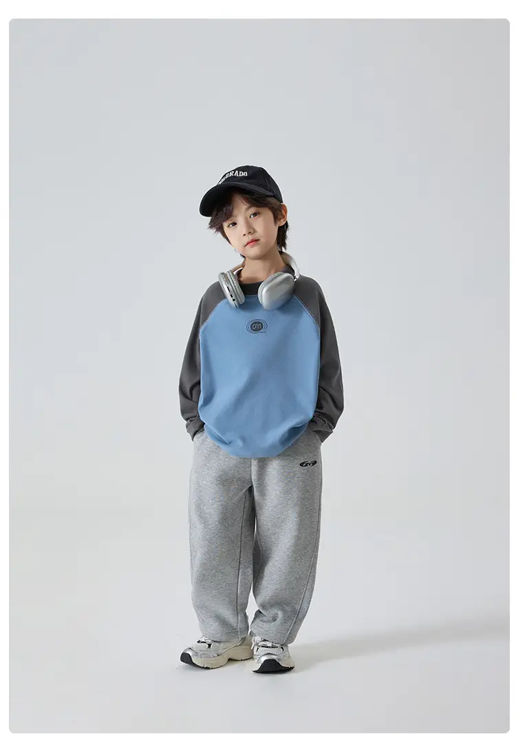 Kids Winter German Velvet T-Shirt with Backpack — feature 12