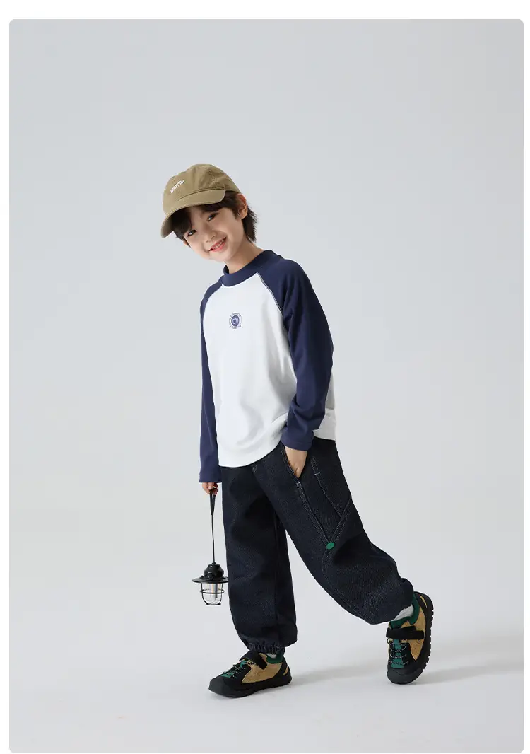 Kids Winter German Velvet T-Shirt with Backpack — feature 9