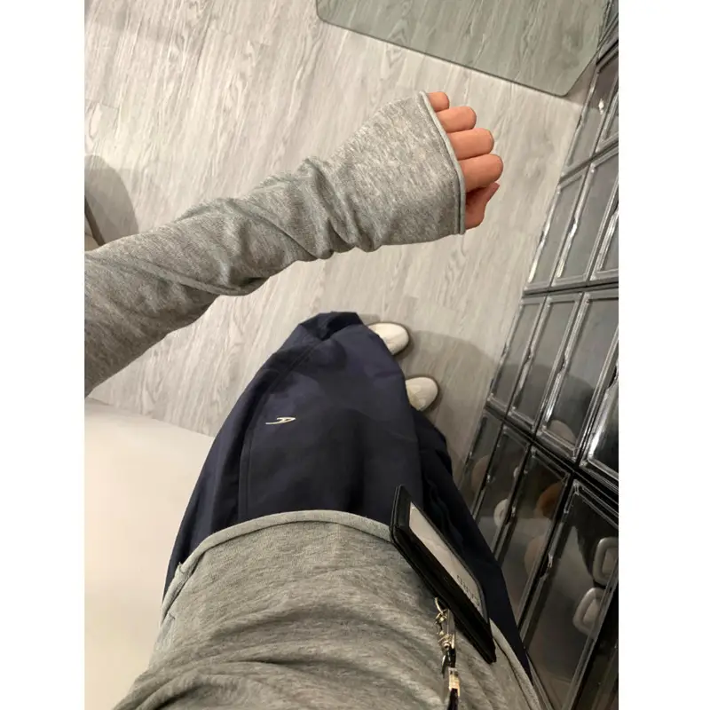 Wholesale Gray Rolled-Edge Long-Sleeve T-Shirt for Women, 2026 Early Autumn New Korean Style Thin Base Layer Top