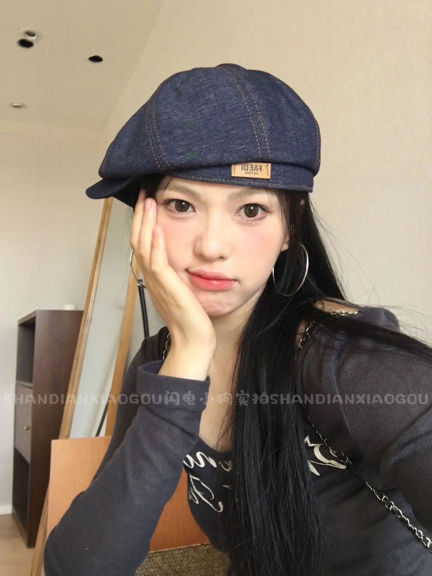 Women Retro Forward Peaked Cap Large Circumference Corduroy — feature 4