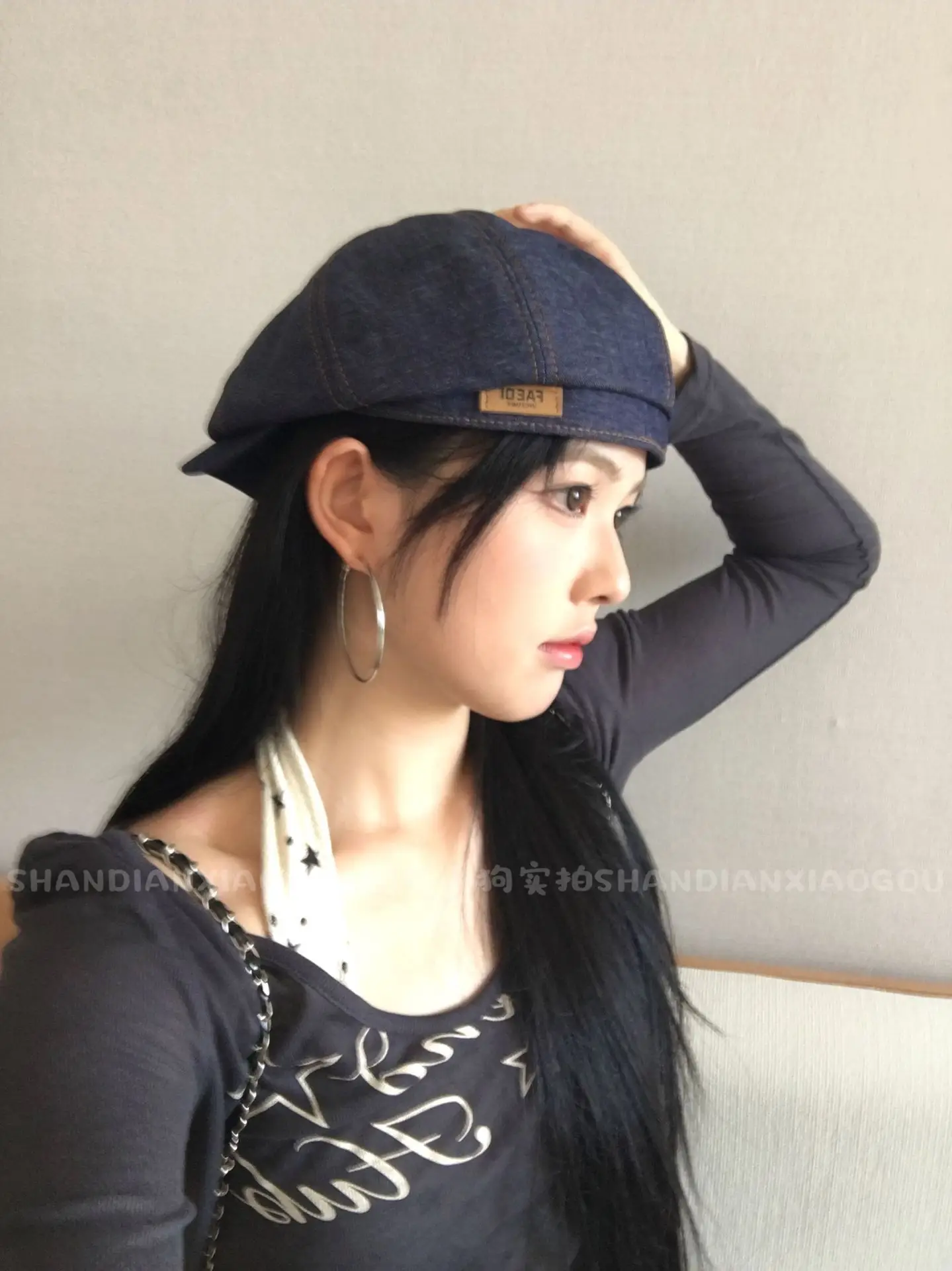Women Retro Forward Peaked Cap Large Circumference Corduroy — feature 5