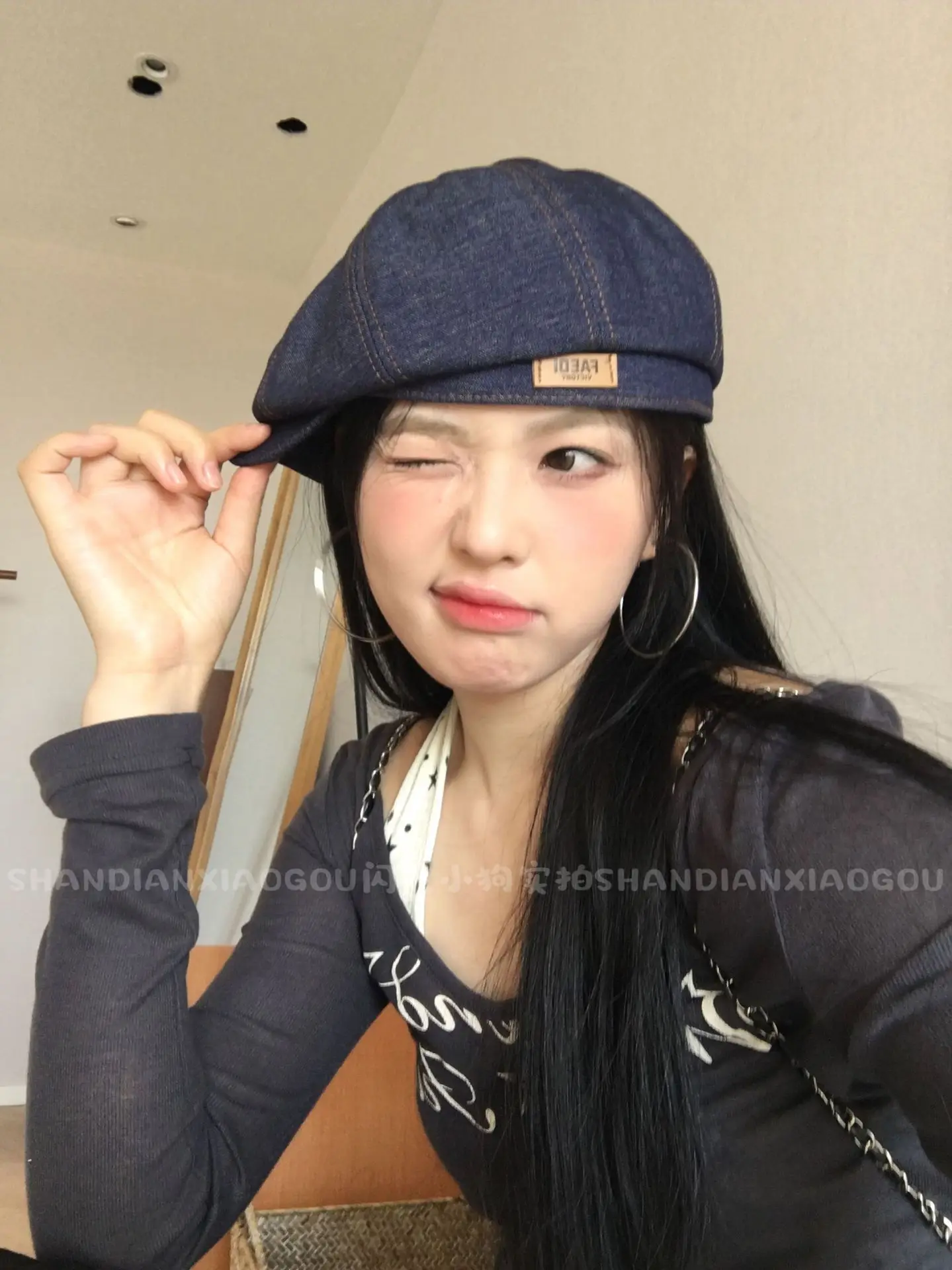 Women Retro Forward Peaked Cap Large Circumference Corduroy — feature 8