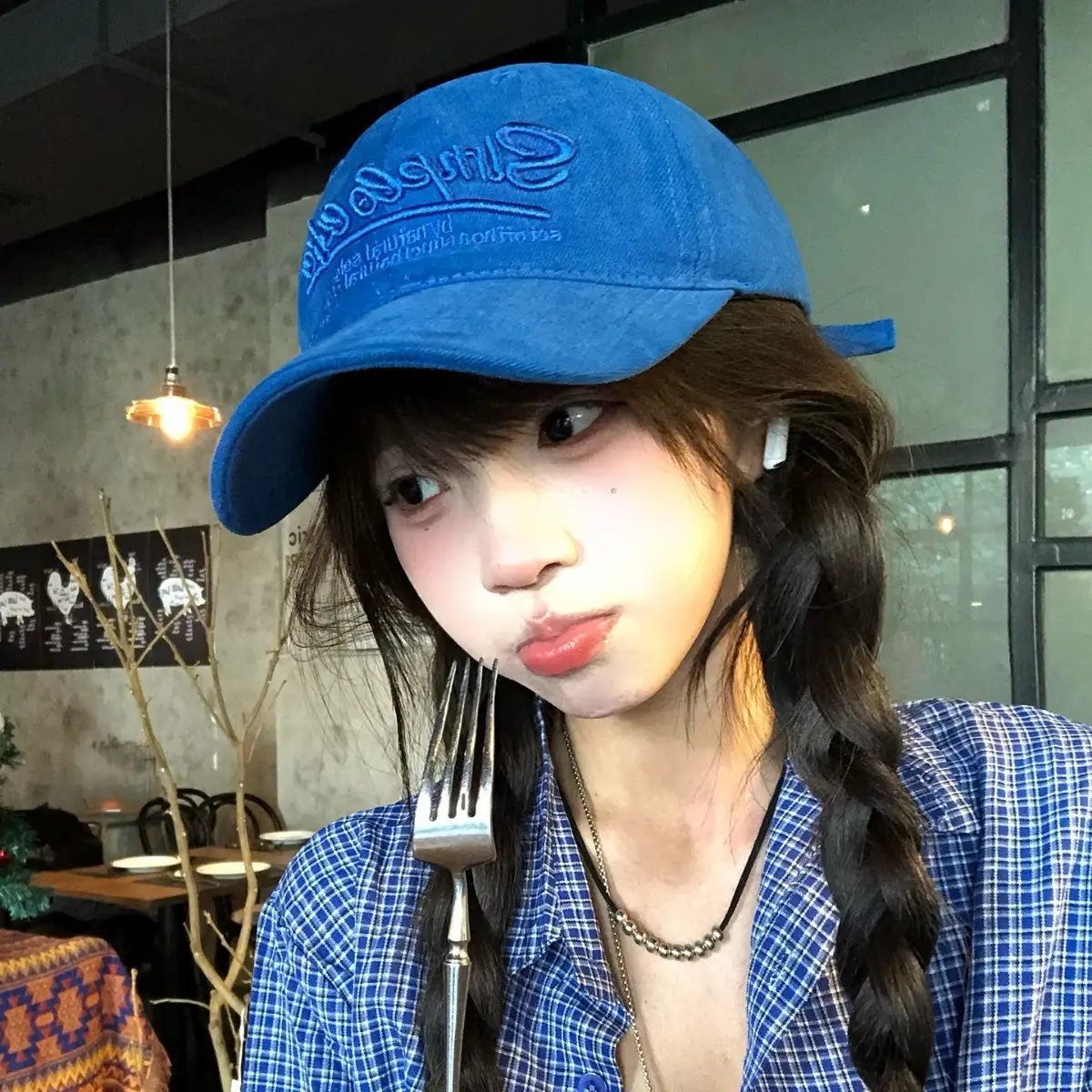 Blue Vintage Letter Embroidered Women's Baseball Cap with Wide Brim - Image 8