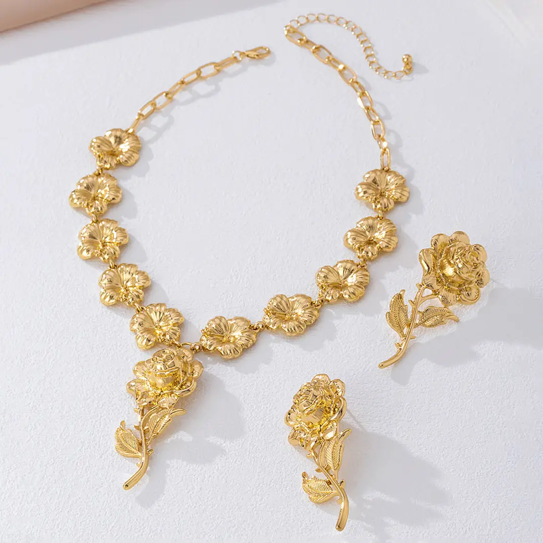 2-Piece Set of Fashionable, Elegant and Exquisite Palace Style Gorgeous Accessible Luxury Rose Flower Pendant Necklace and Earrings Set — feature 2
