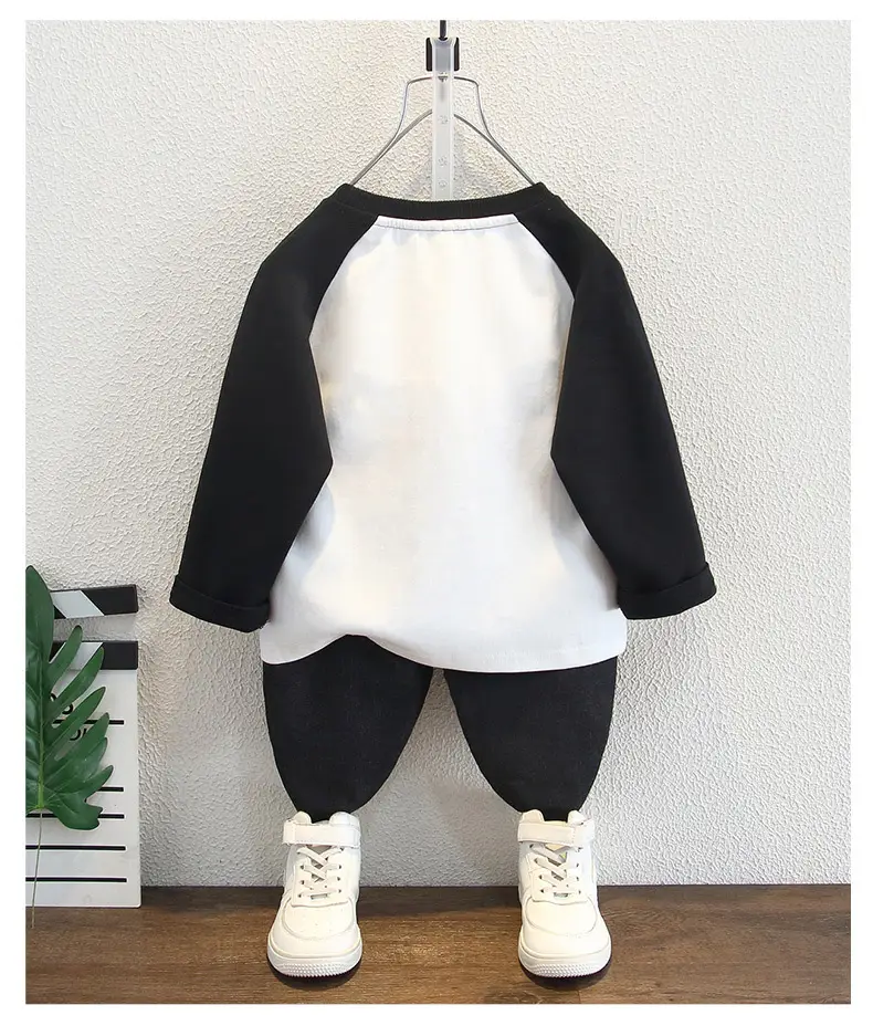 Boys Long Sleeve T-Shirt White Black Heart Print — feature 7