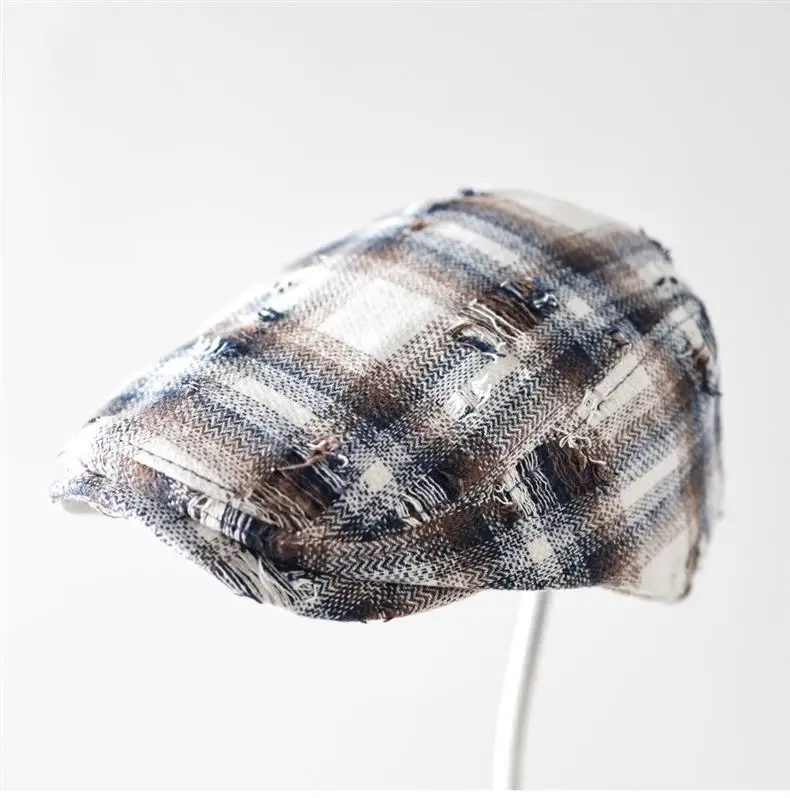 Retro Plaid Ripped Sunshade Cap for Men Women — feature 8