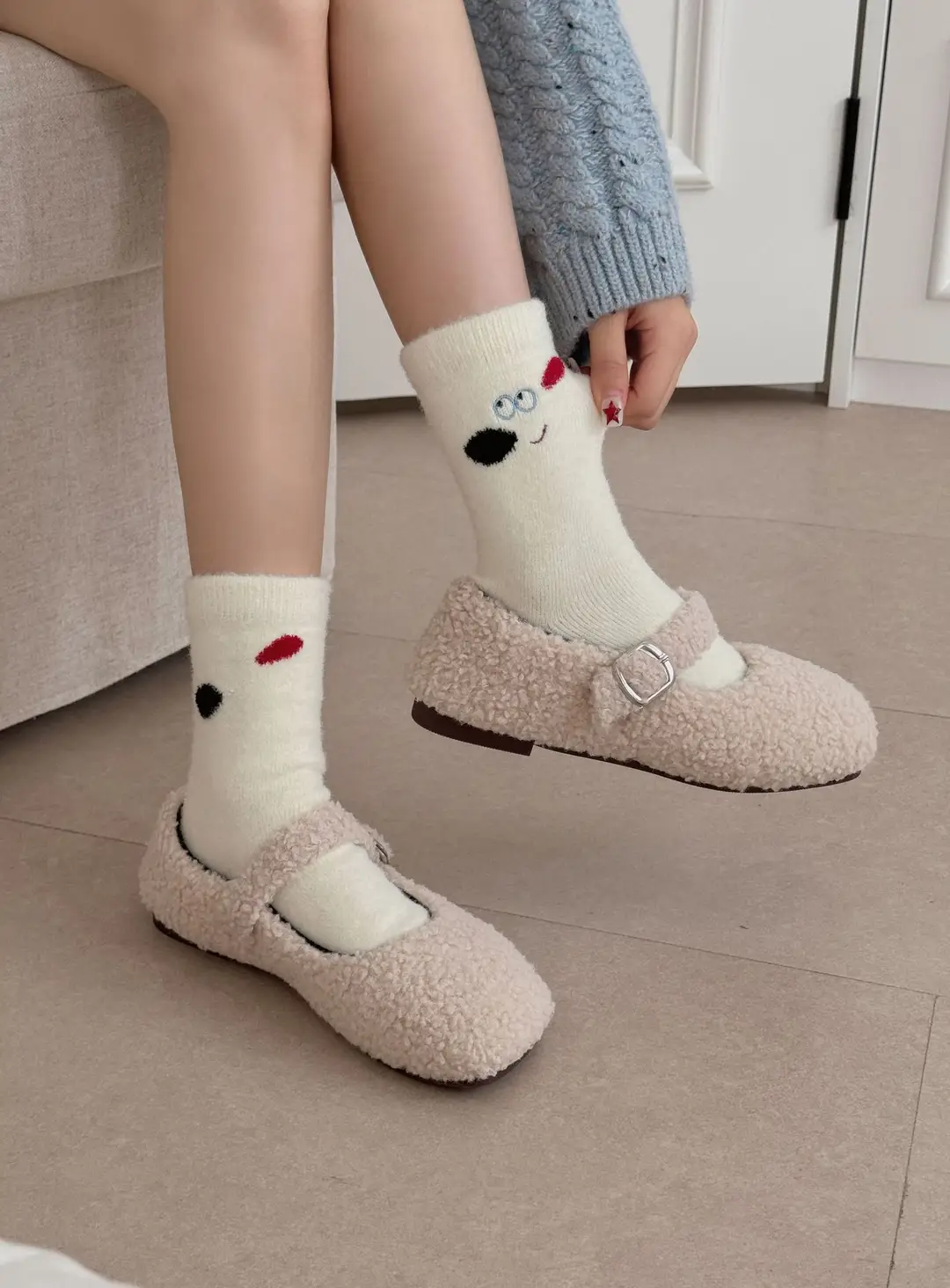 Soft and Fluffy Australian Wool Socks with Puppy Fur Balls, Women's Fabric Label Mid-Calf Socks, Autumn and Winter Thickened and Warm Mid-Calf Socks — feature 17