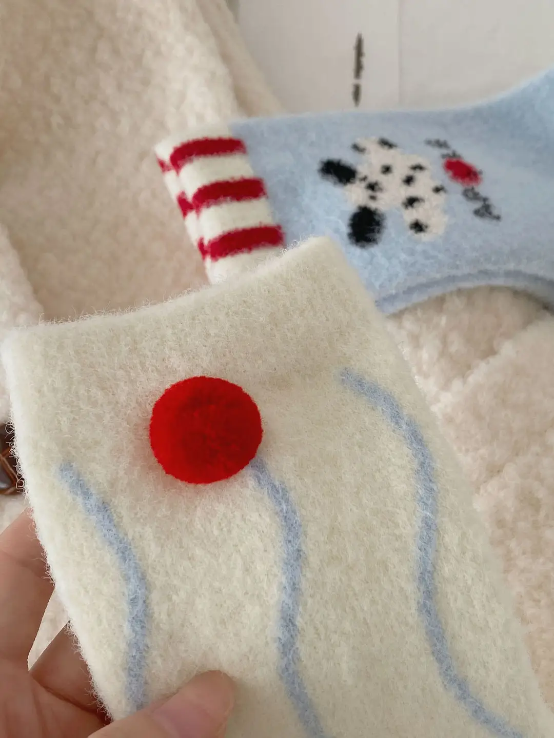 Soft and Fluffy Australian Wool Socks with Puppy Fur Balls, Women's Fabric Label Mid-Calf Socks, Autumn and Winter Thickened and Warm Mid-Calf Socks — feature 6